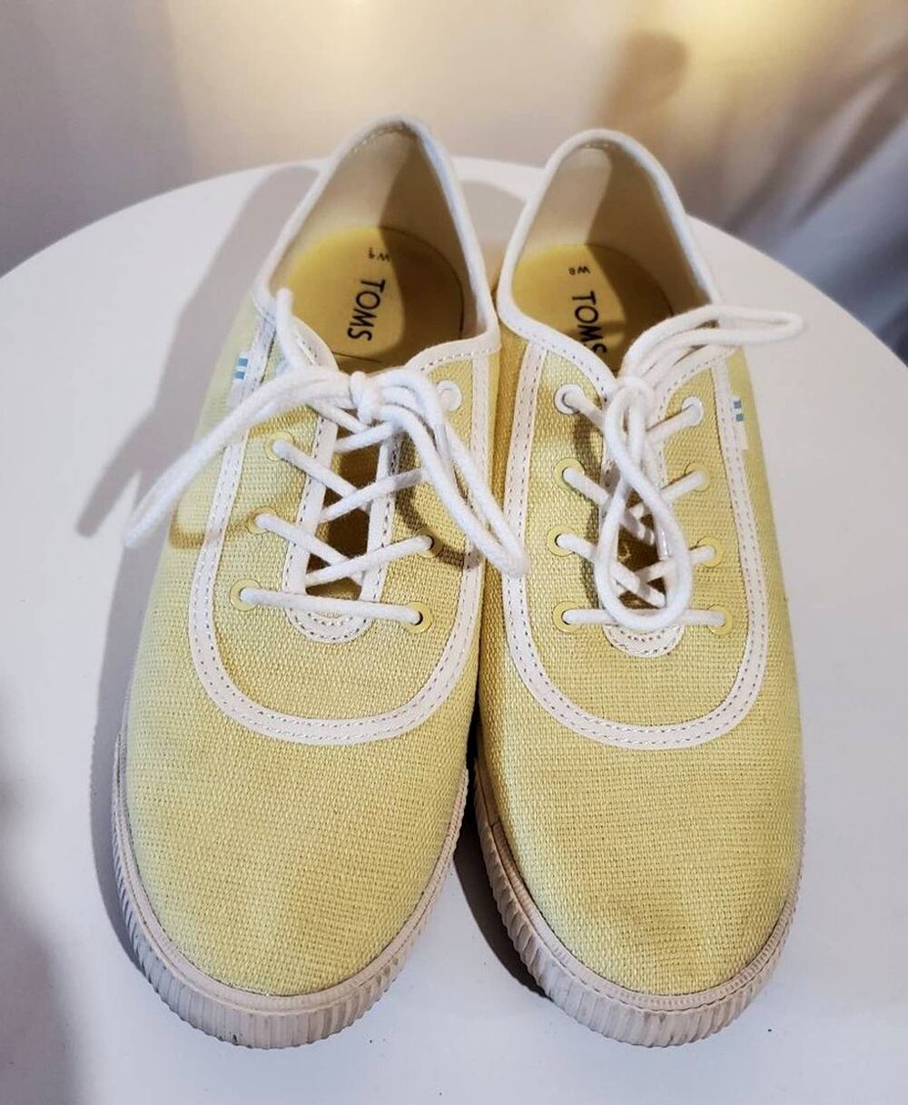 TOMS Carmel Canvas Ortholite Light Yellow Low Top Comfort Sneakers Womens Size 8